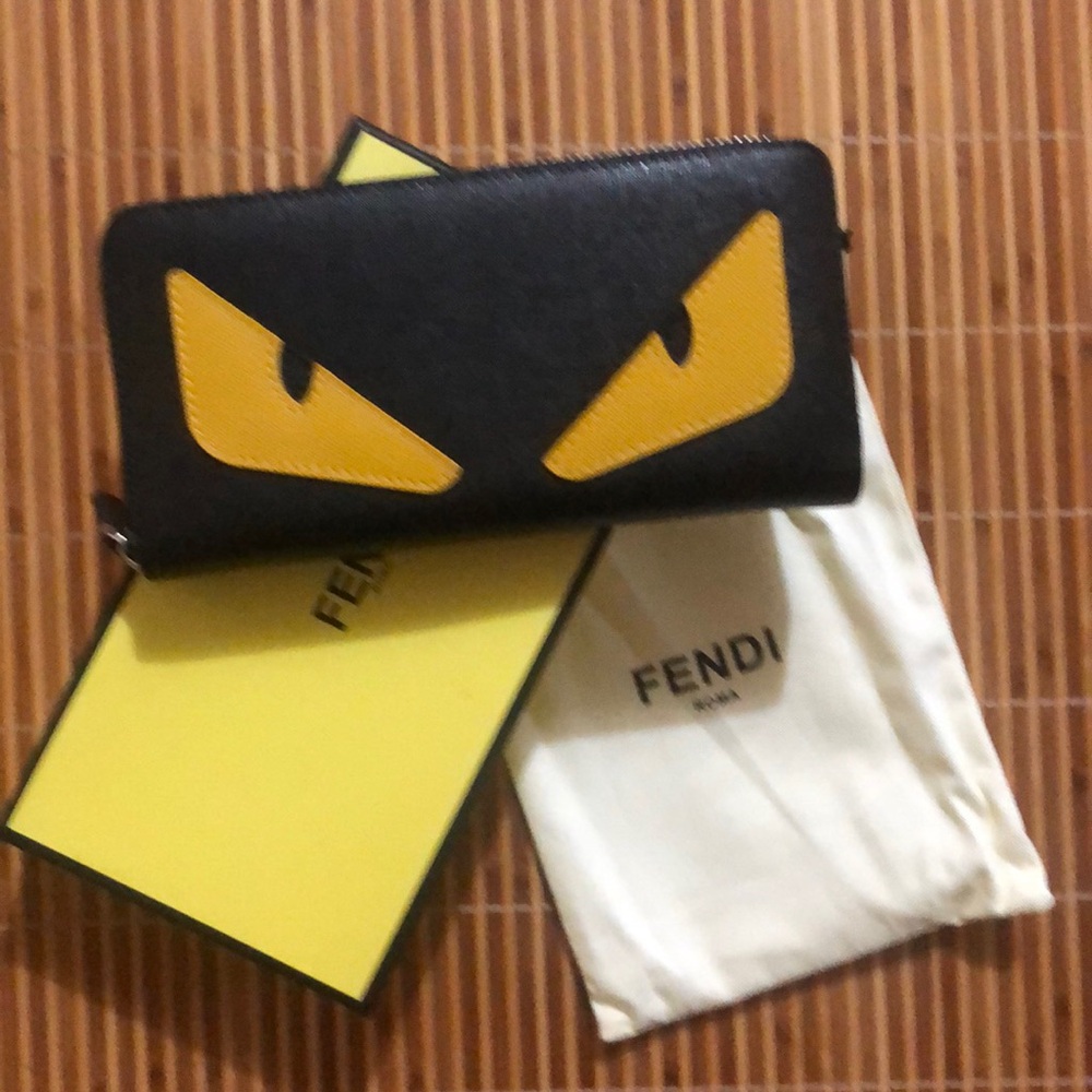Fendi wallet with zipper